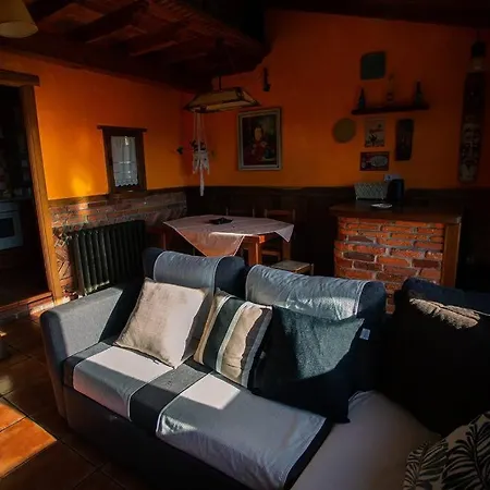 Casa Independiente Con Chimena, Jardín Y Barbacoa