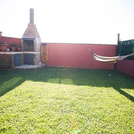 Сasa de vacaciones Casa Independiente Con Chimena, Jardín Y Barbacoa